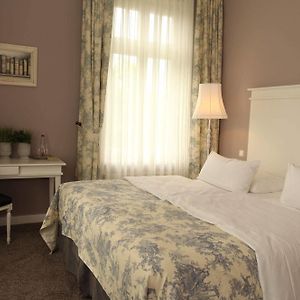 Turm Zimmer mit Kingsize-Bett